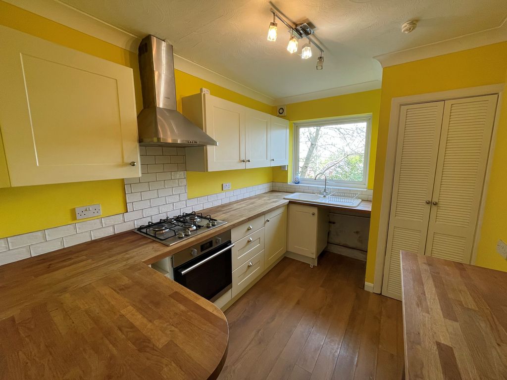 Property photo 2 of 9 Kitchen