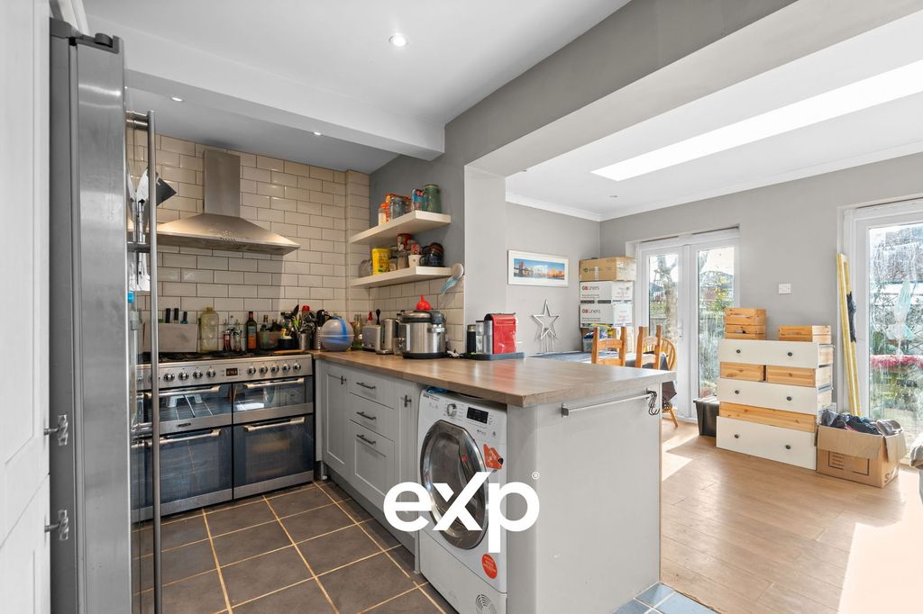 Property photo 2 of 9