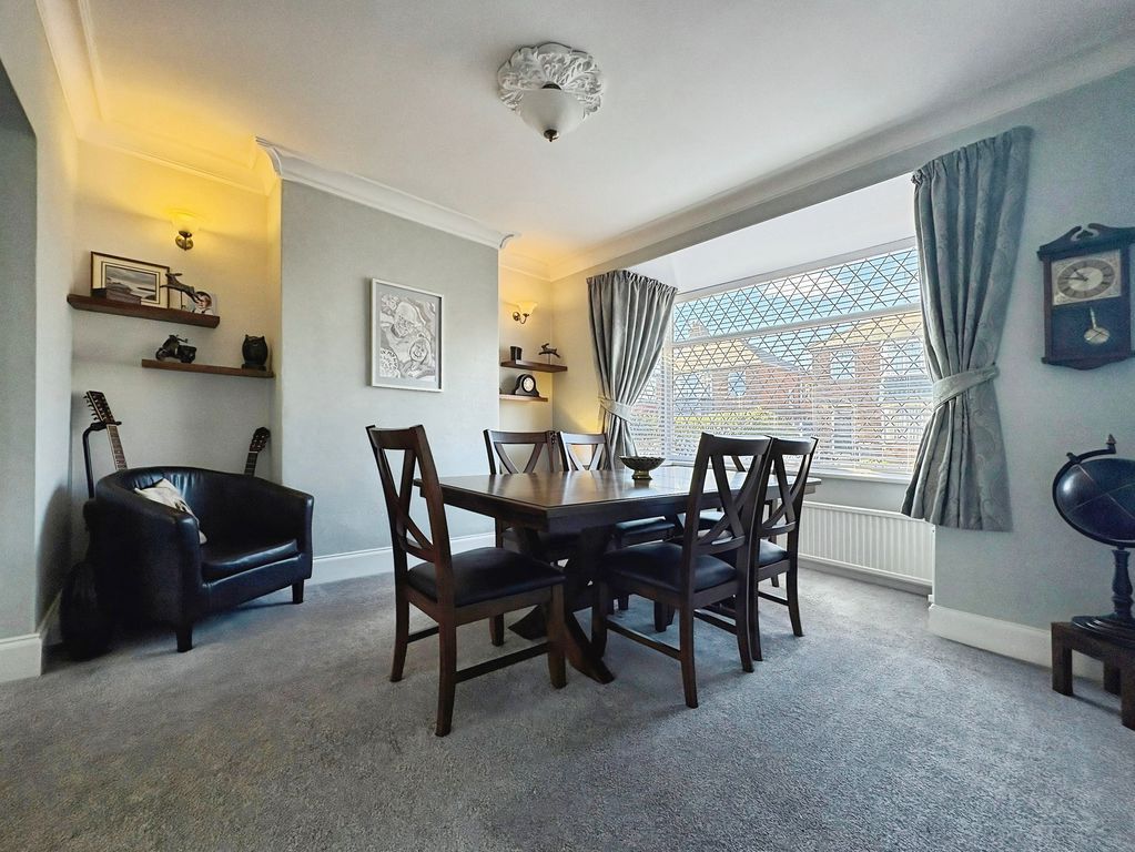 Property photo 3 of 17 Photo 8