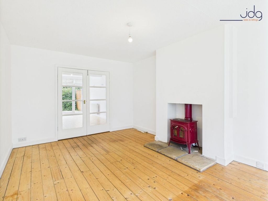 Property photo 3 of 19 Living Room