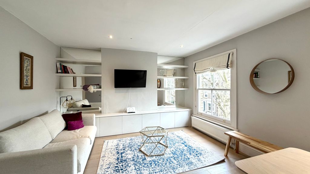 Property photo 1 of 13 Living Room