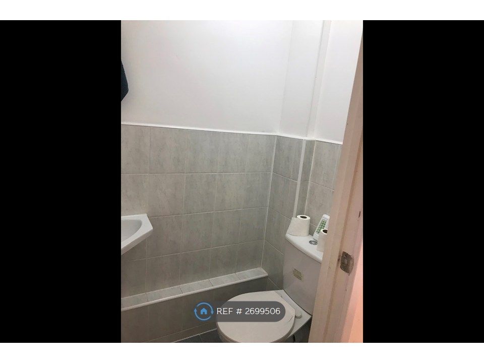 Property photo 3 of 10 Downstairs Cloakroom With Underfloor Heating