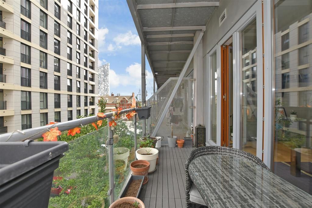 Property photo 1 of 12 Balcony / Terrace