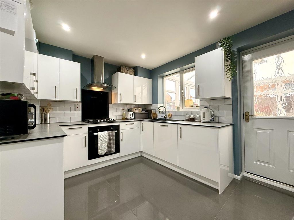 Property photo 3 of 19 3