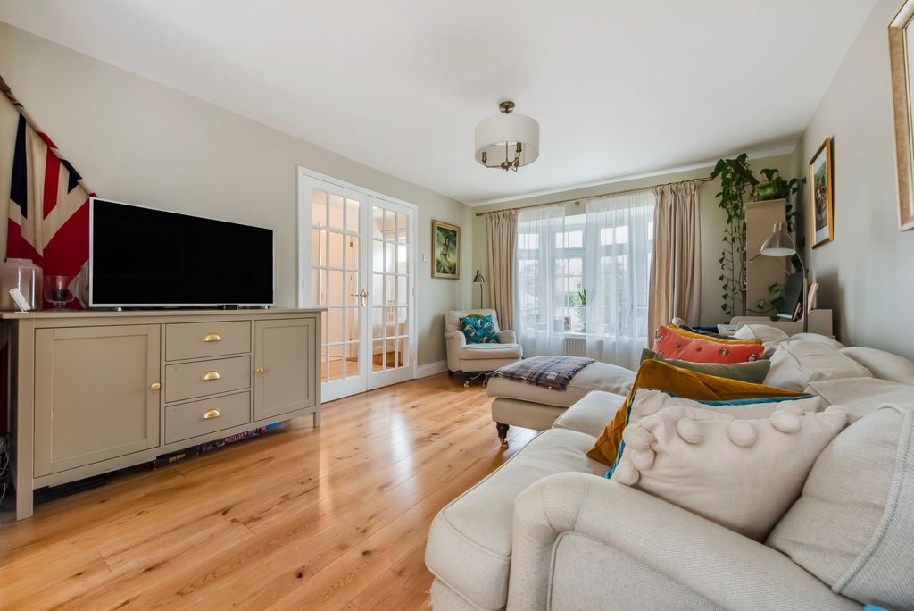 Property photo 3 of 24