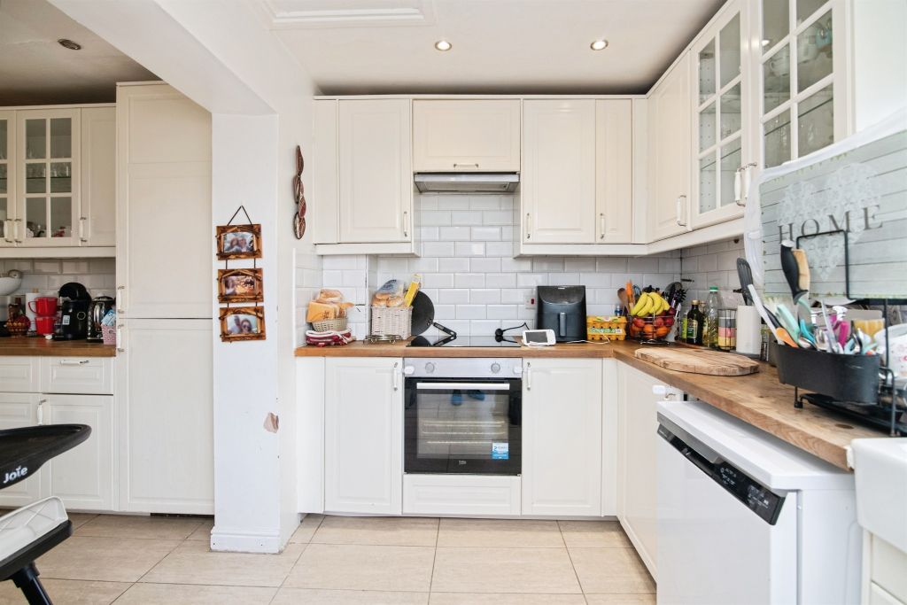 Property photo 3 of 16