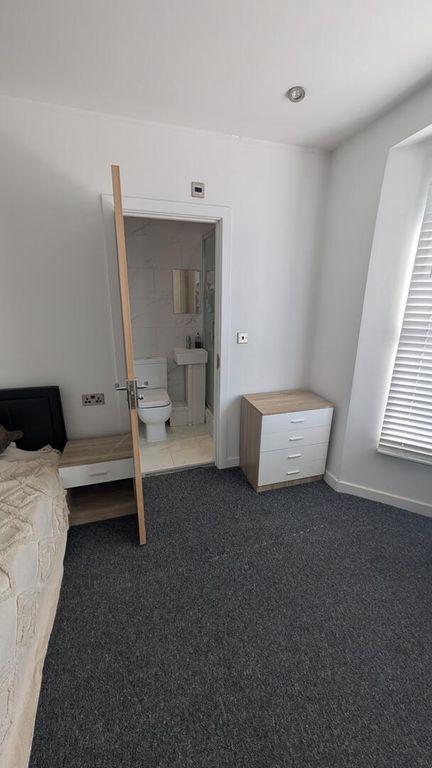 Property photo 3 of 9 Bedroom