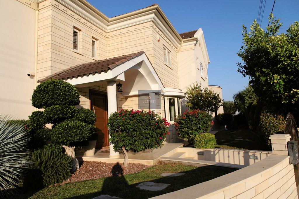 Property photo 3 of 34