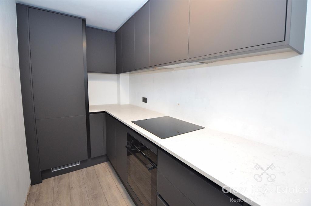 Property photo 3 of 14 Kitchen