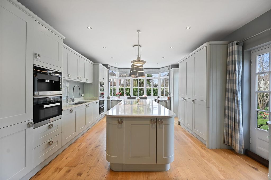 Property photo 3 of 17 Kitchen.Jpg