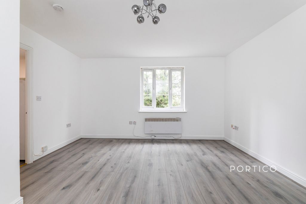Property photo 3 of 10 Pbox-Img.Jpg