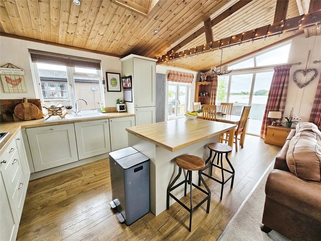 Property photo 2 of 25 Picture No. 08