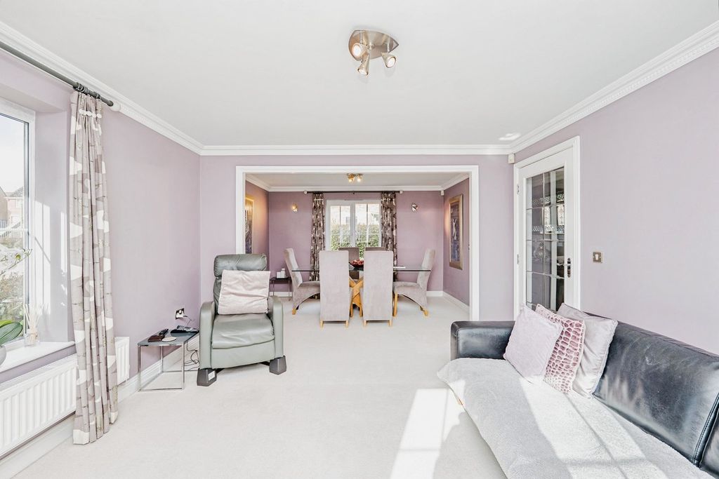 Property photo 3 of 25