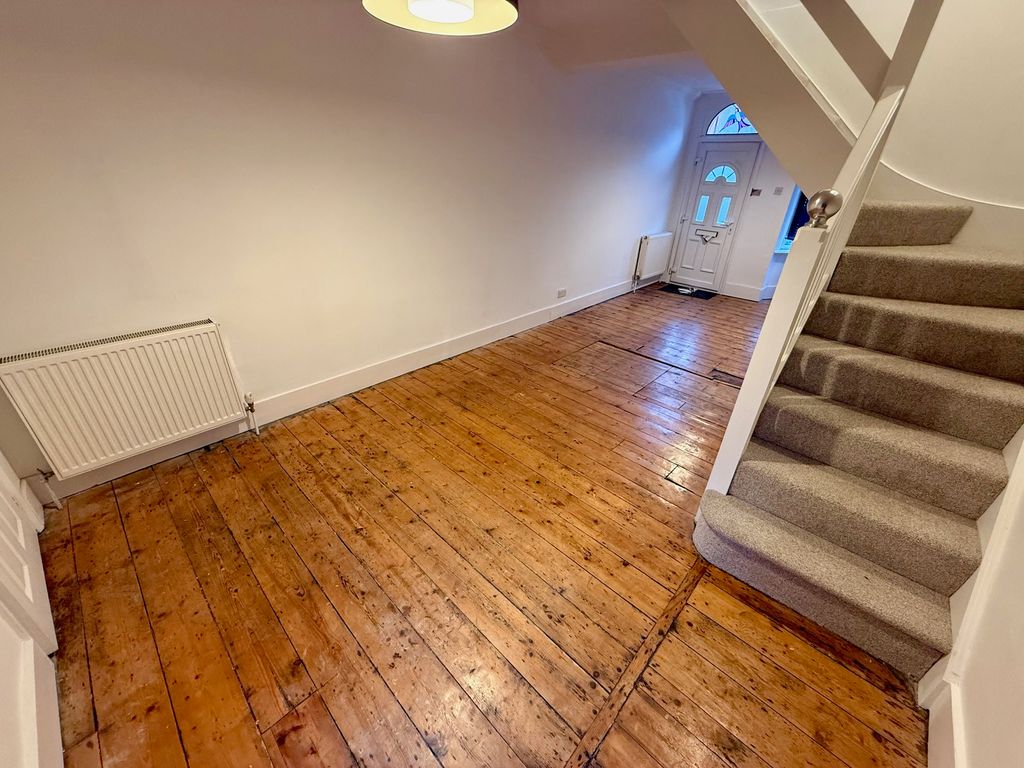 Property photo 2 of 13 Image