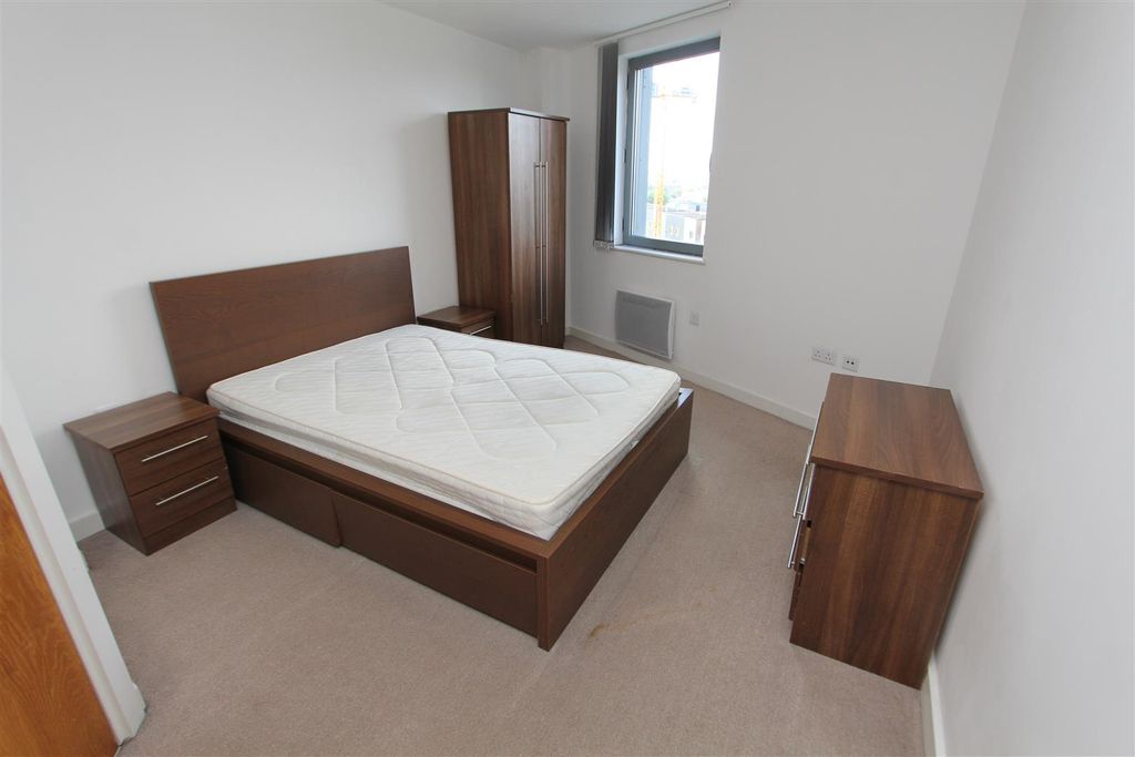Property photo 3 of 11 Bedroom1.Jpg