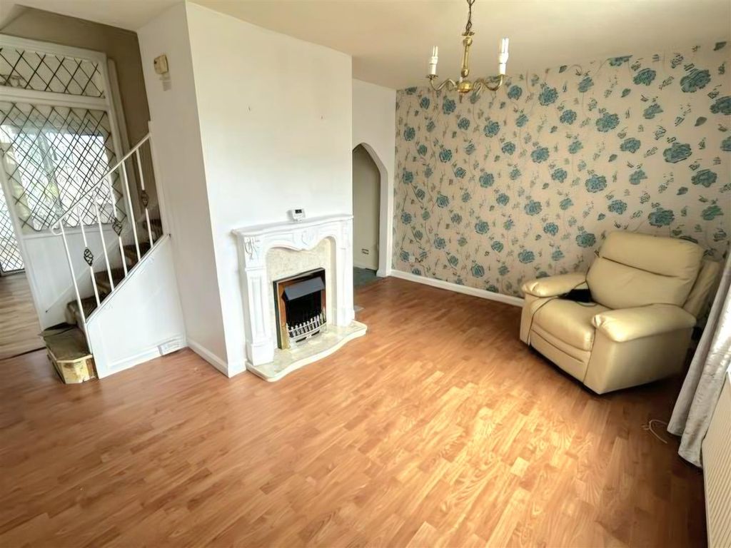 Property photo 2 of 9 Lounge