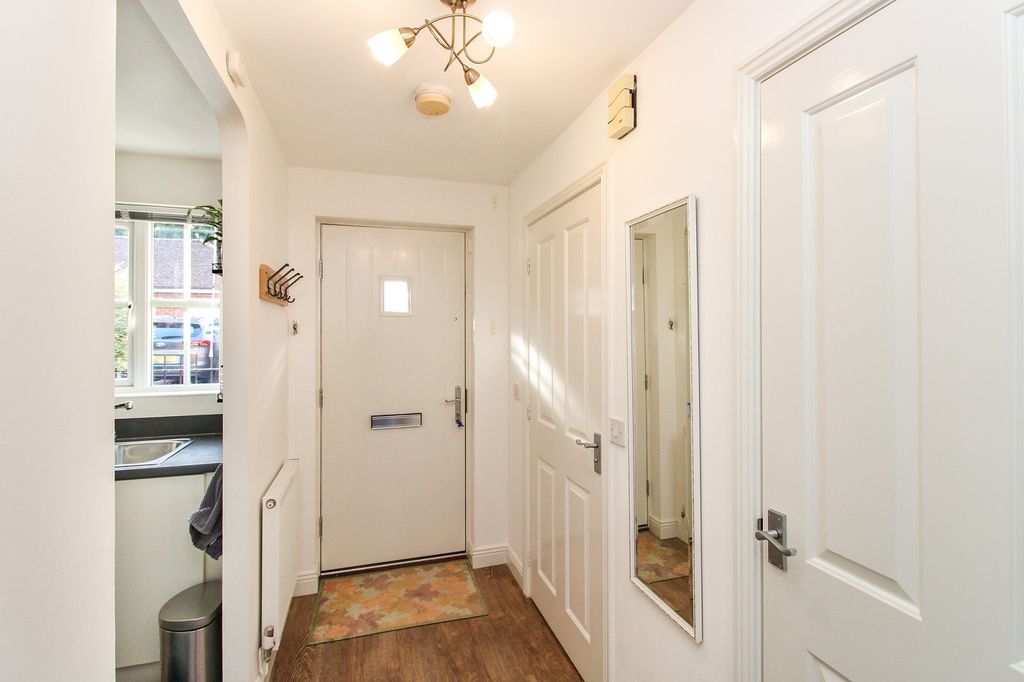 Property photo 2 of 14 Entrance Hall