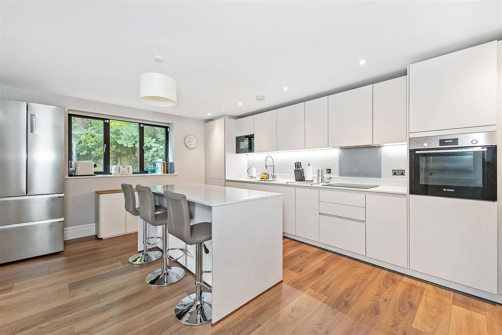Property photo 2 of 17 Kitchen