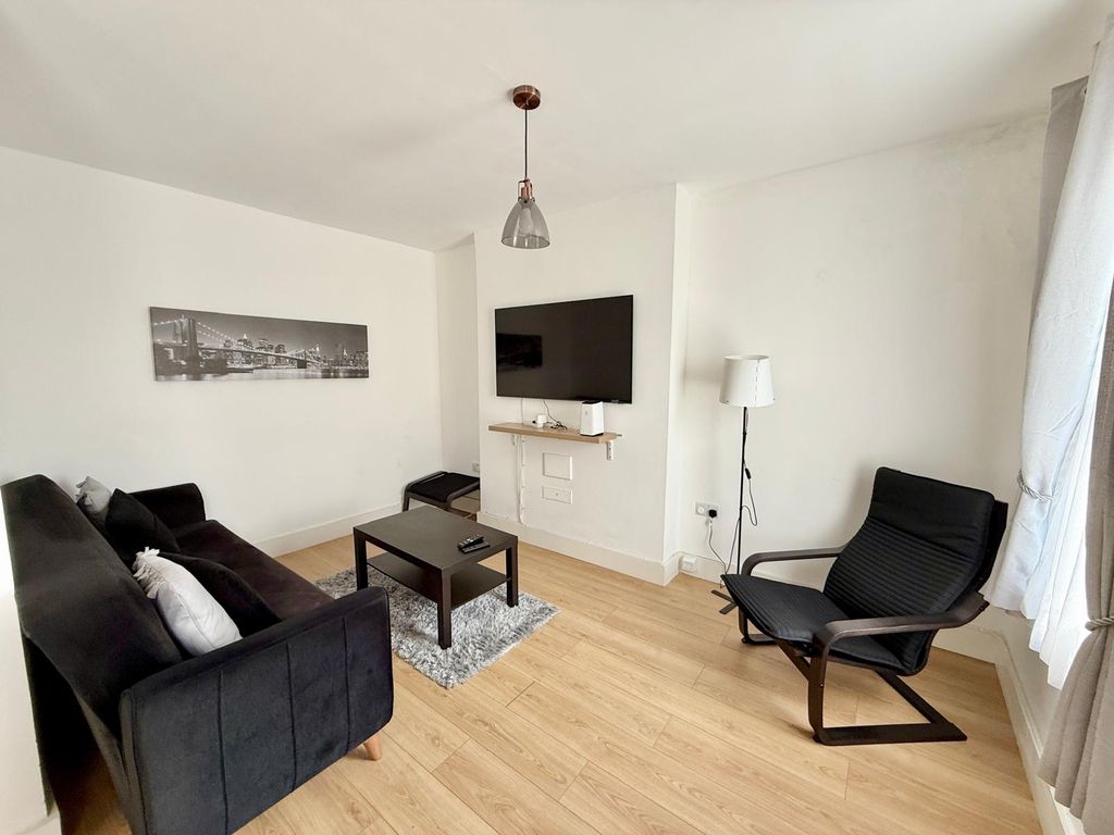 Property photo 3 of 12 Gallery