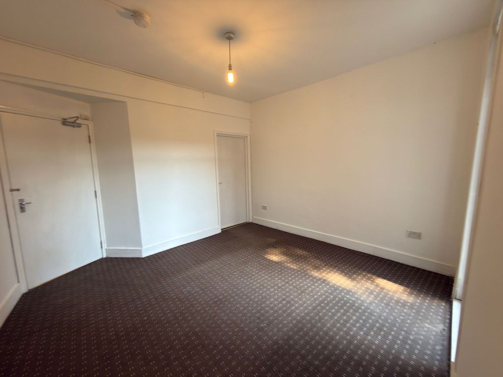Property photo 2 of 8 Gallery