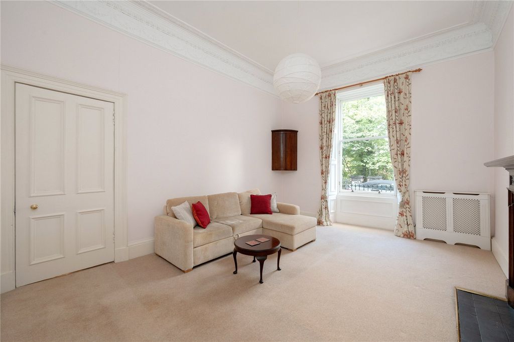 Property photo 3 of 14 Living Room