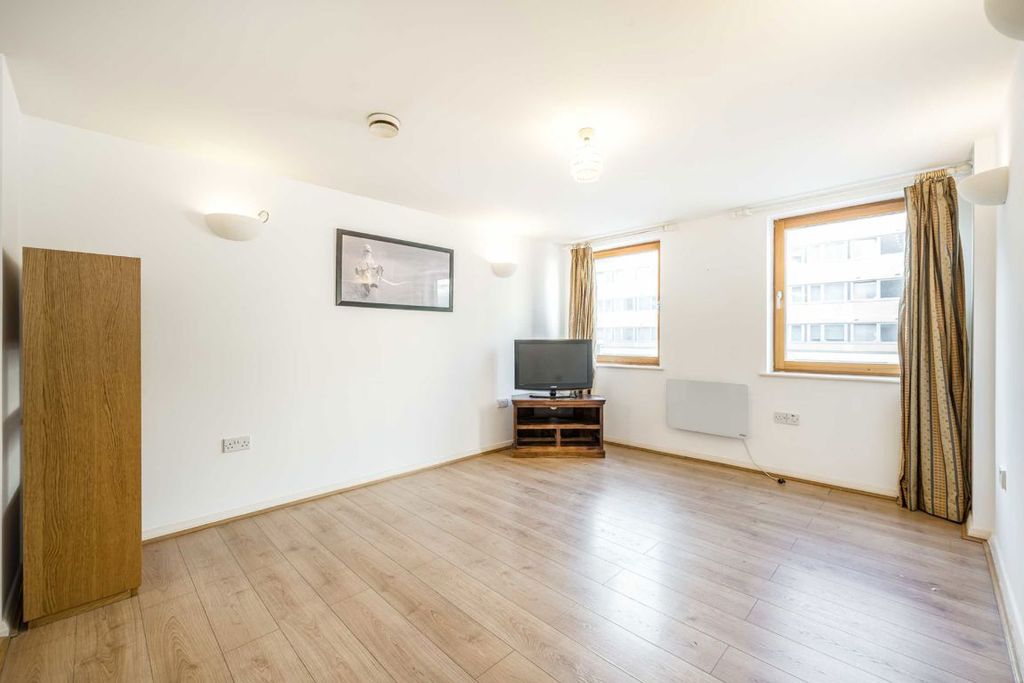 Property photo 2 of 5