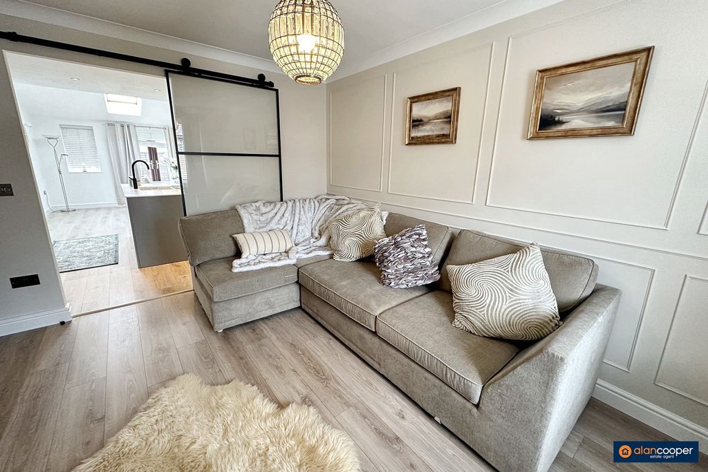 Property photo 3 of 21 4382445