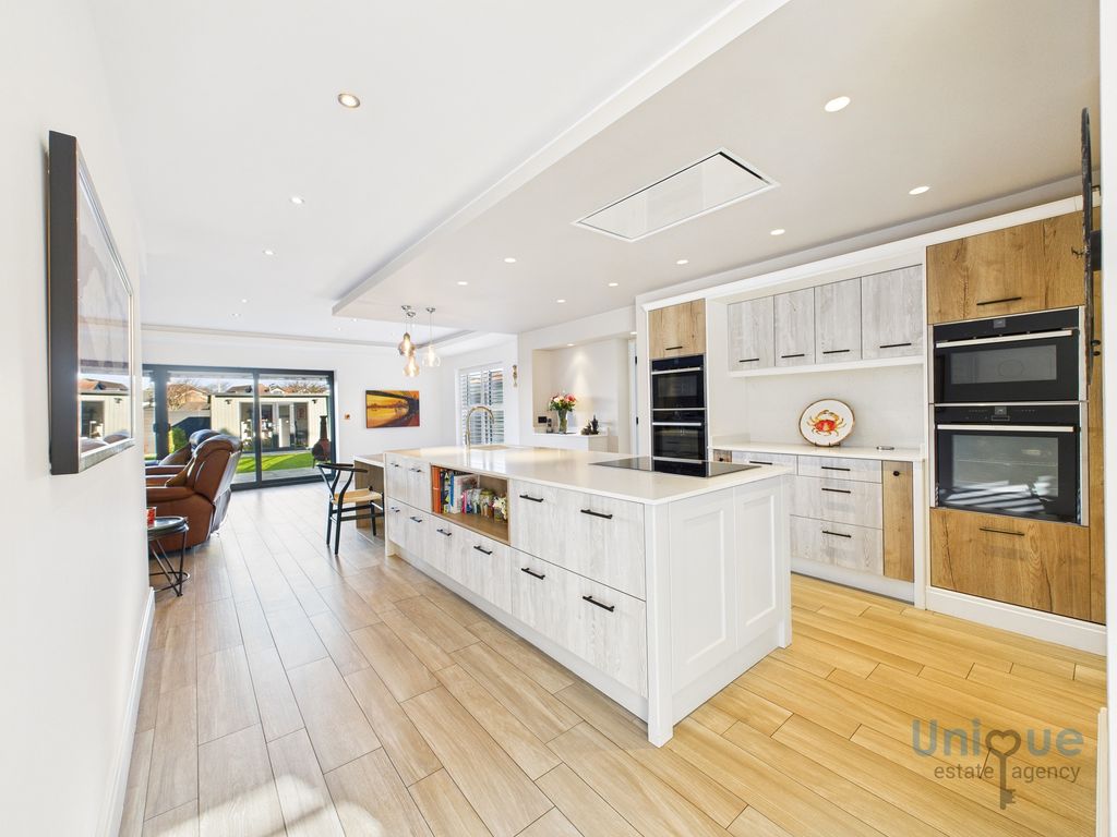 Property photo 2 of 44