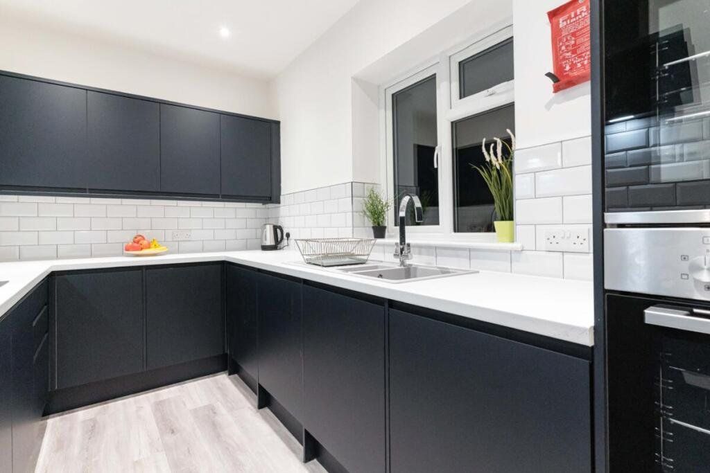 Property photo 2 of 9 Picture No. 11