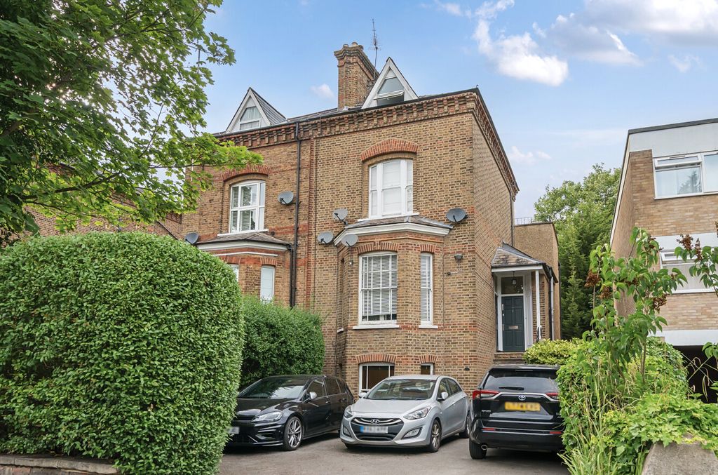 Property photo 1 of 18 1326335-1-687690A...