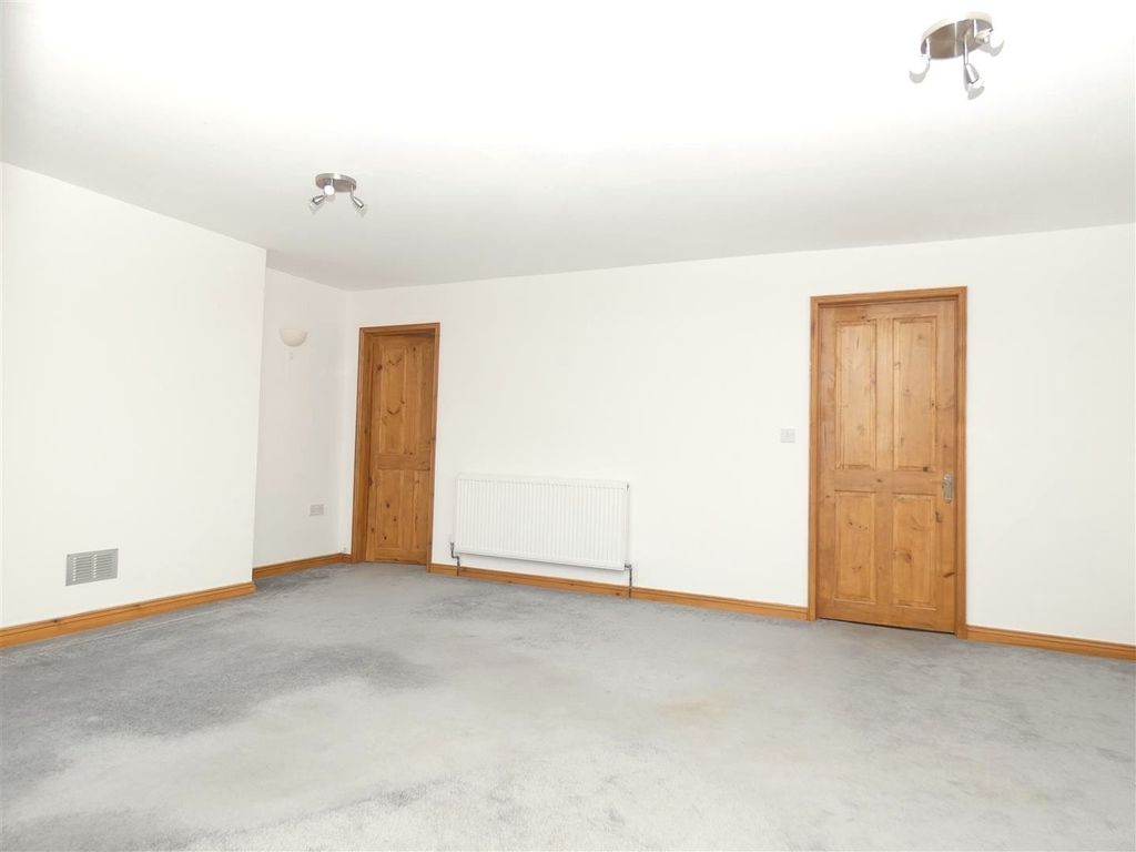 Property photo 2 of 5 Picture 2