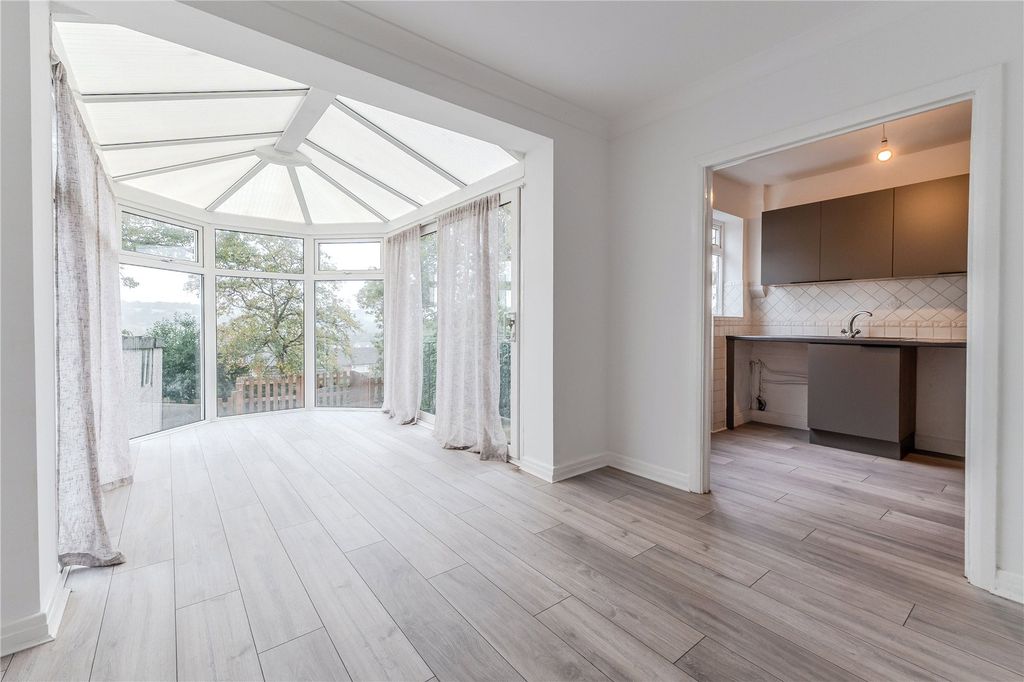 Property photo 3 of 15 Dining Kitchen