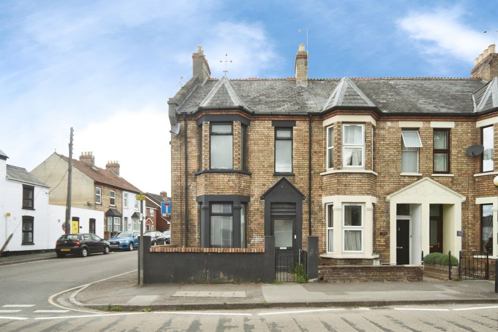 Property photo 1 of 11