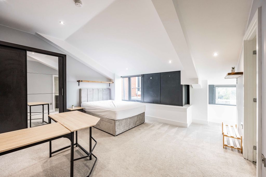 Property photo 2 of 11 Image