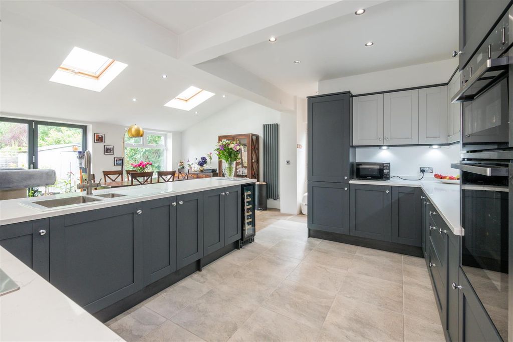 Property photo 3 of 36 Image 3