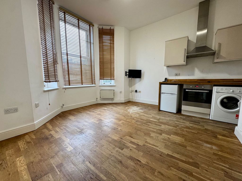 Property photo 2 of 5