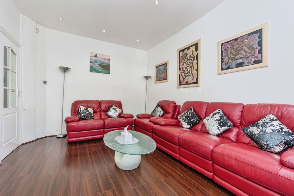 Property photo 3 of 24 Pbox-Img.Jpg