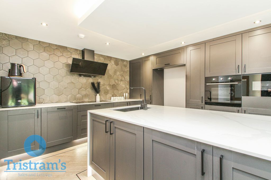 Property photo 1 of 29