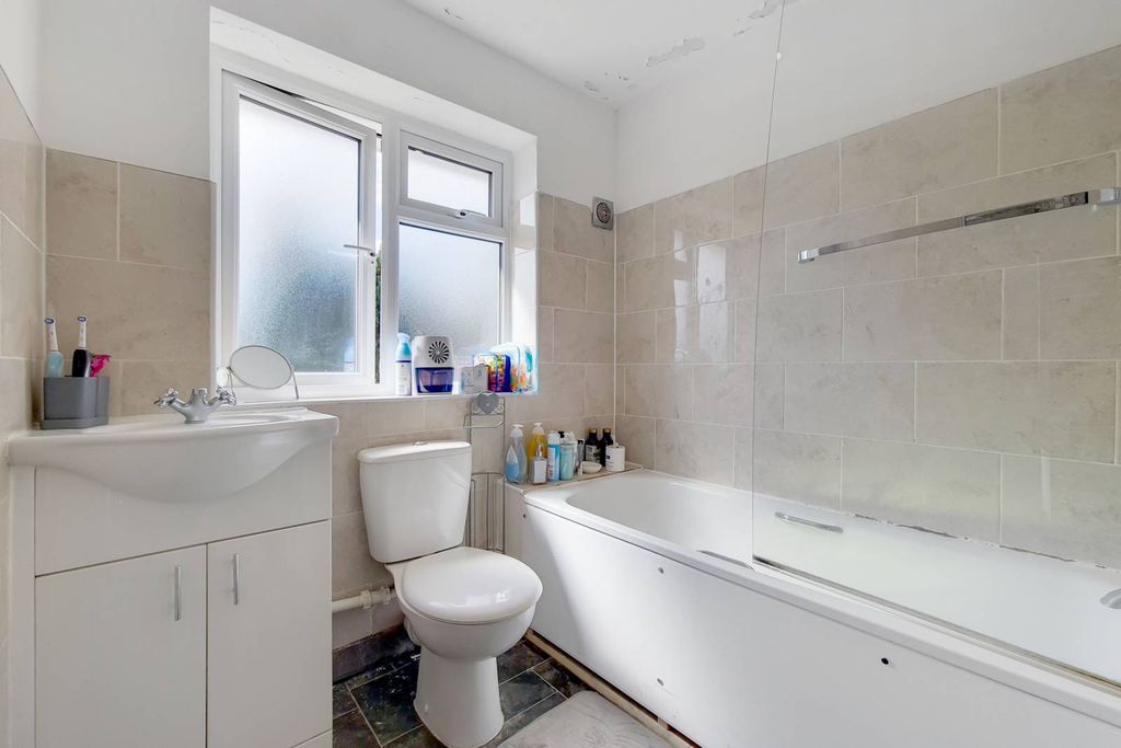 Property photo 1 of 4