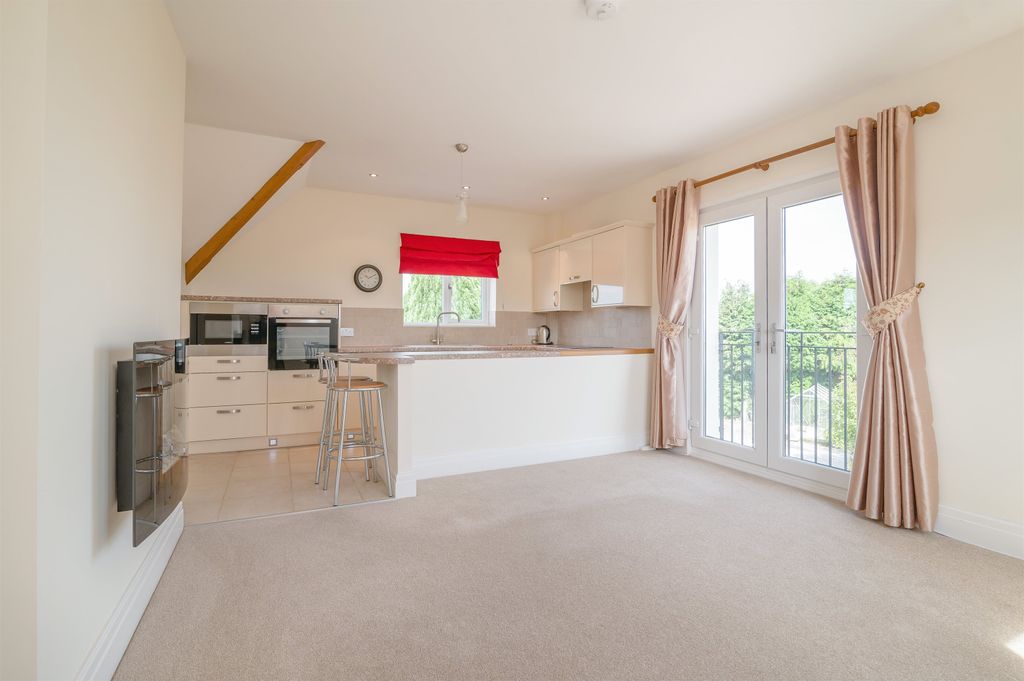Property photo 3 of 32
