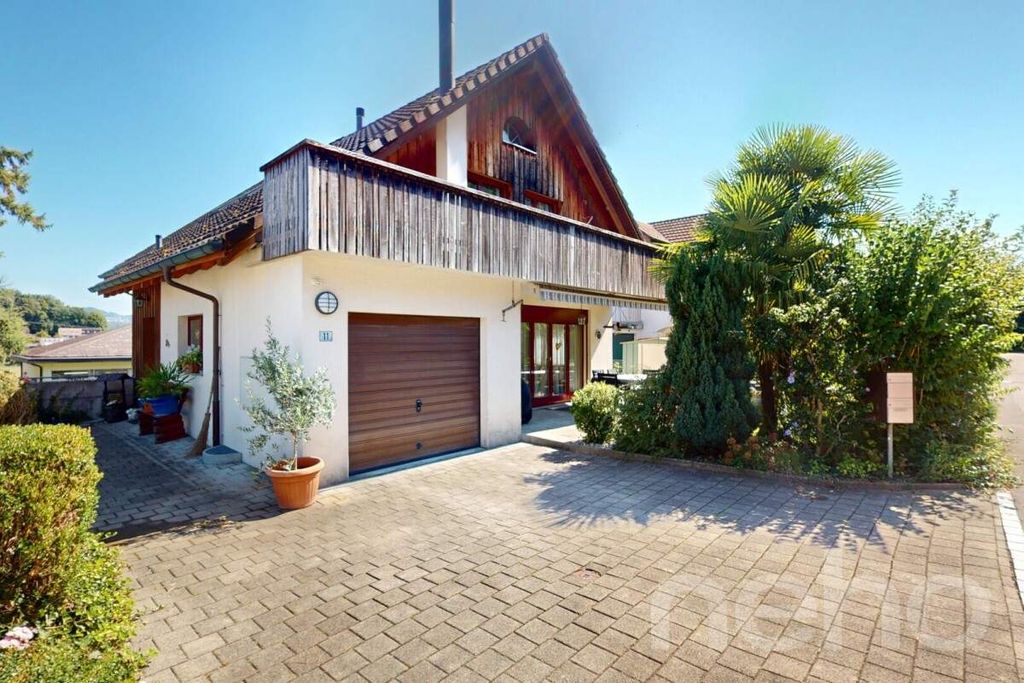 Property photo 3 of 11
