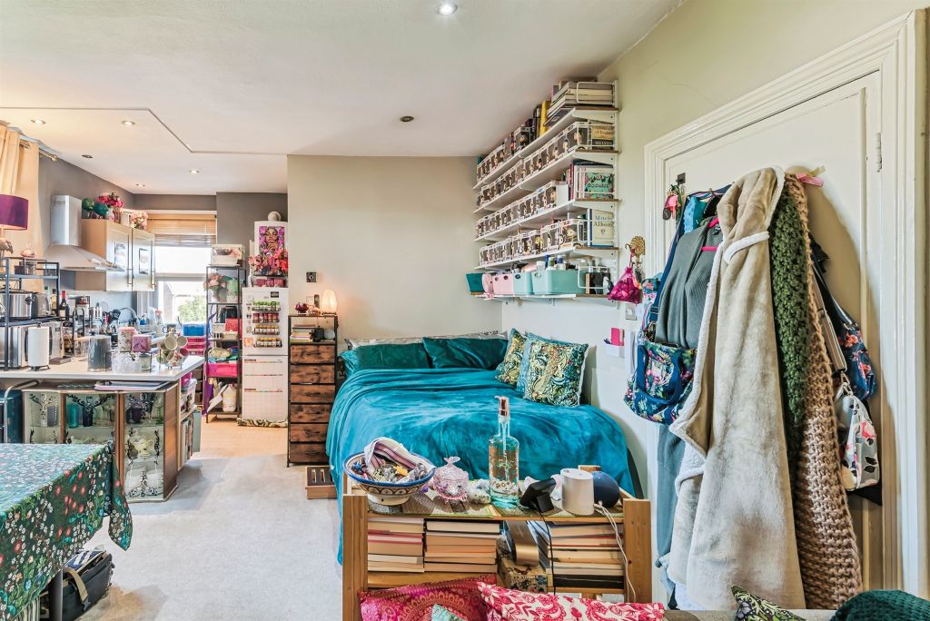 Property photo 2 of 13