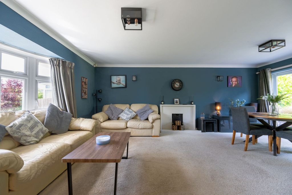 Property photo 2 of 29