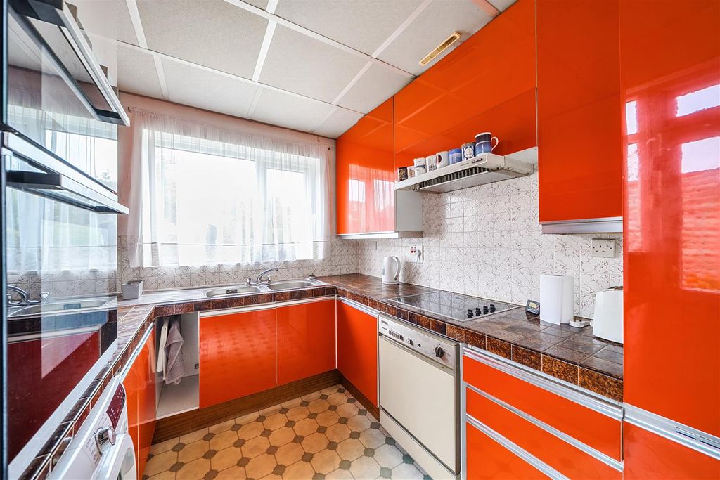 Property photo 3 of 12 Kitchen.Jpg