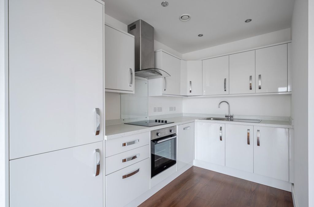 Property photo 2 of 8 Kitchen
