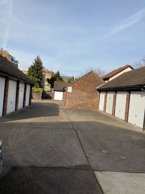 Property photo 2 of 6 Photo 5