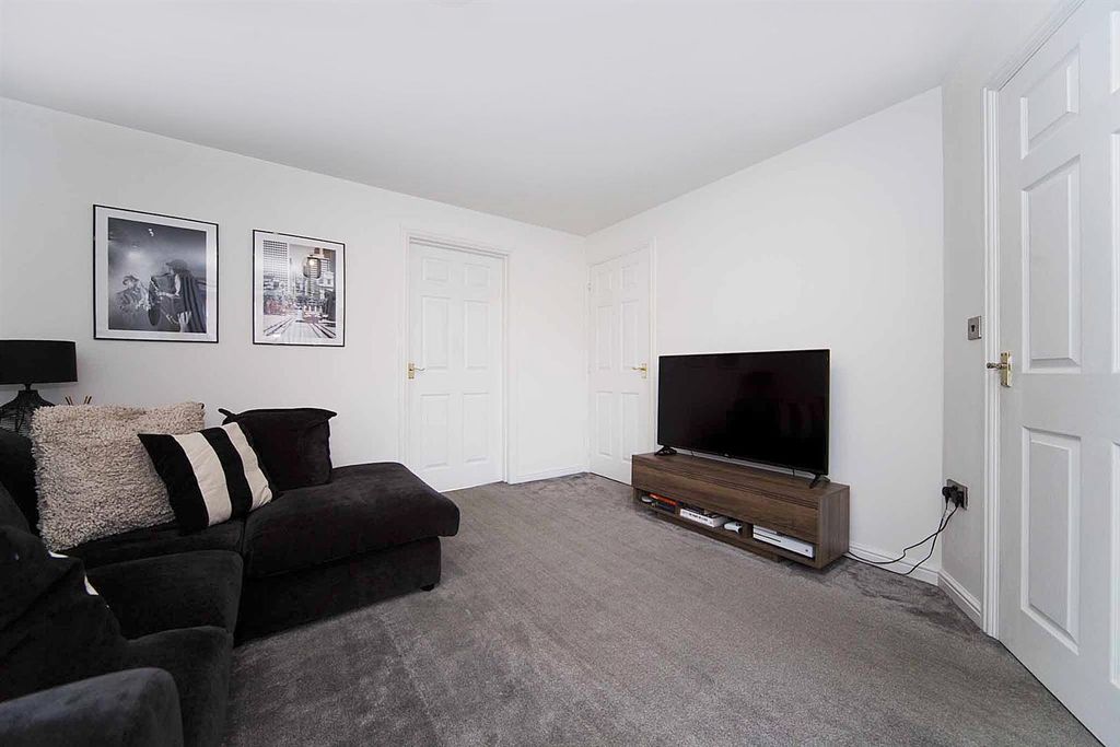 Property photo 3 of 22