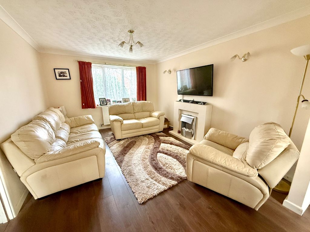 Property photo 3 of 26 4465925