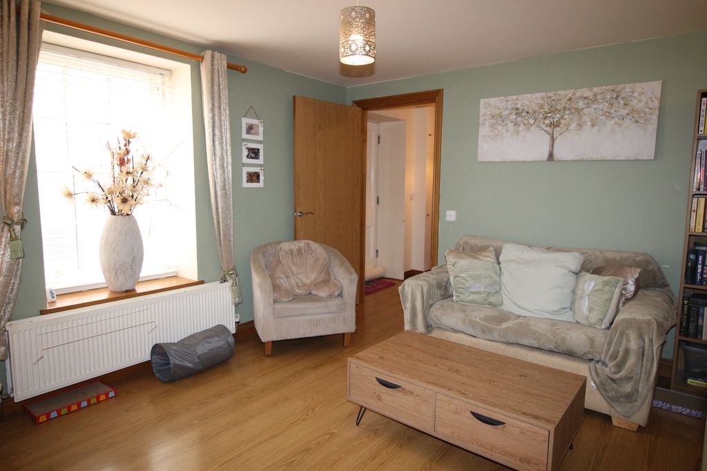 Property photo 2 of 9