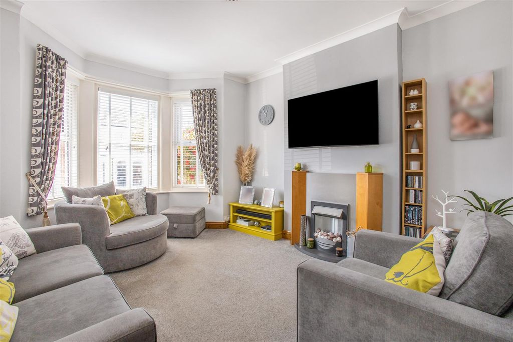 Property photo 3 of 25 Untitled-121.Jpg